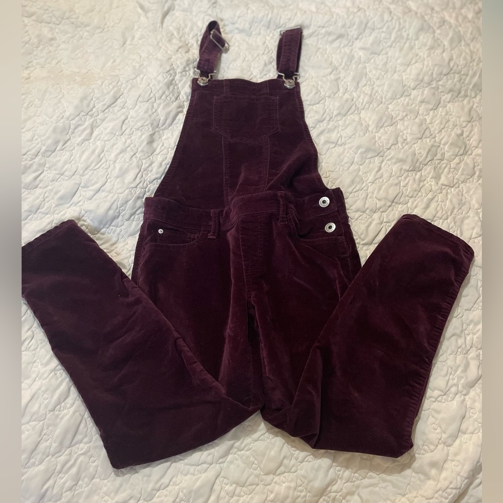 Girls size 9/10 Abercrombie Kids velvet overalls 😍